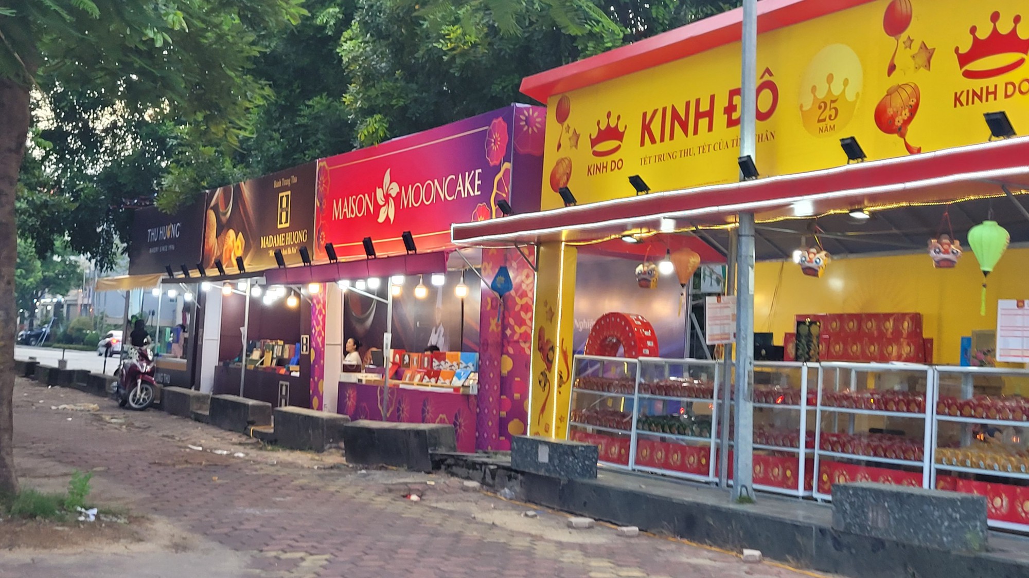 quầy bánh trung thu theo góc nhìn marketing.webp