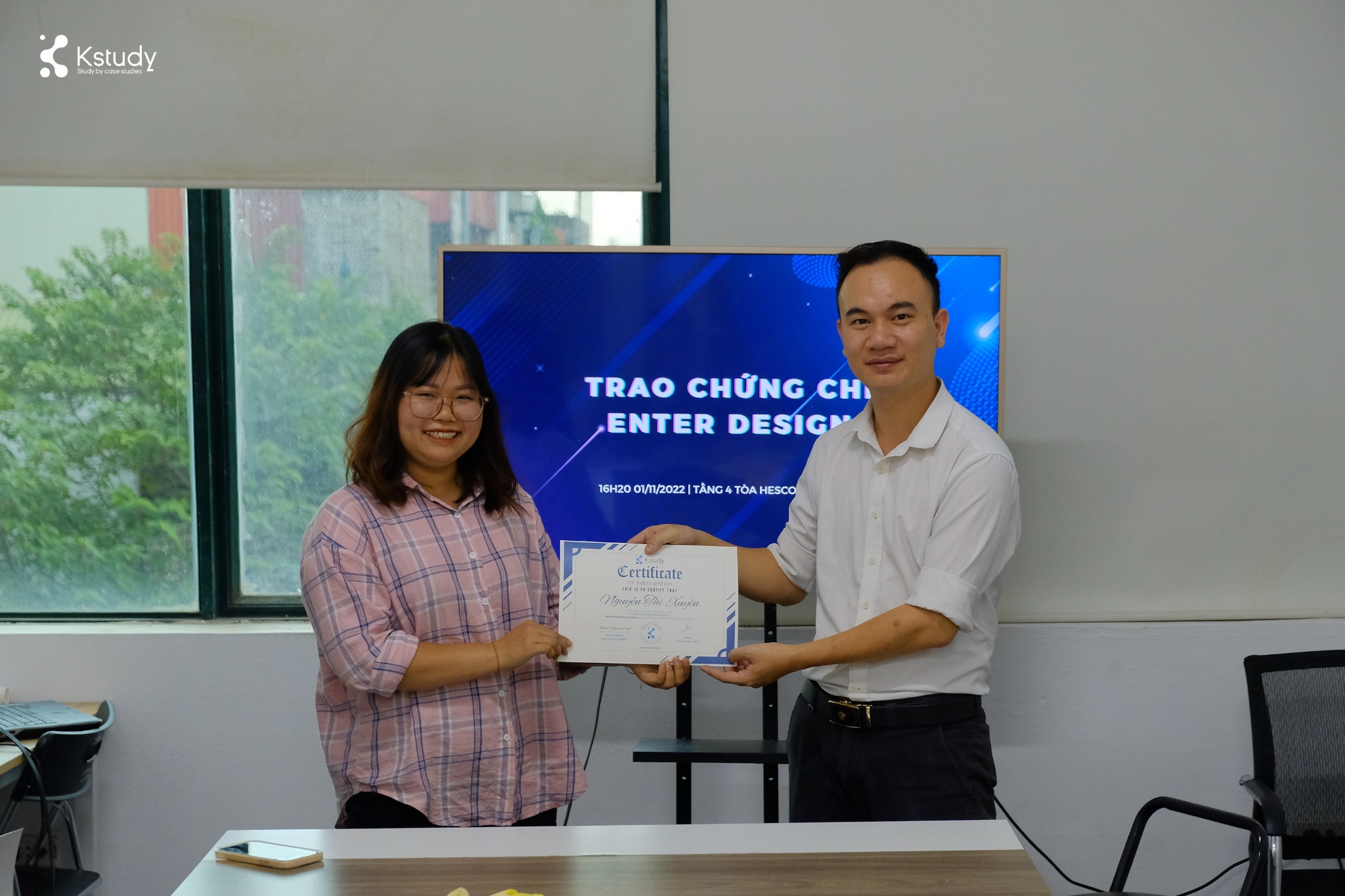 TRAO CHỨNG CHỈ HỌC PHẦN ENTER DESIGN KHÓA K0322 & K0822 3 313405425 574035798057513 2226105811159871411 n