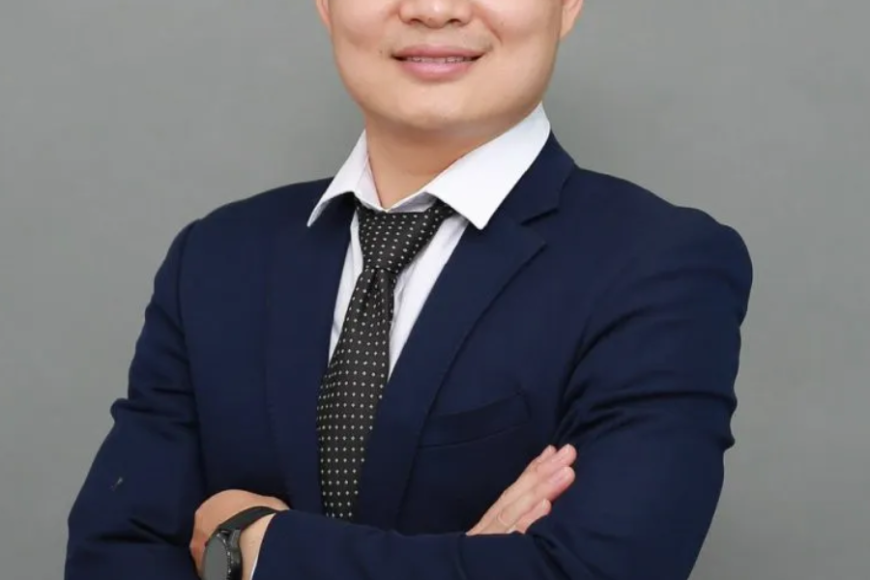 Giảng viên Nguyễn Văn Khương