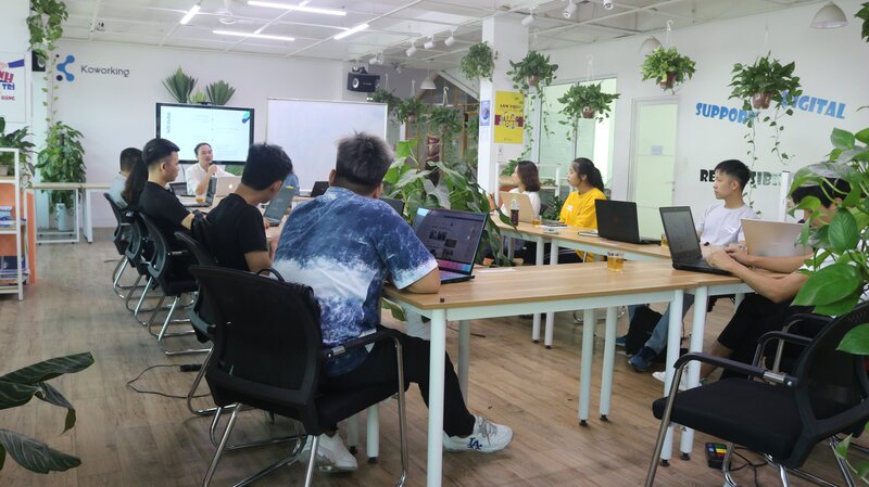 Giáo viên, học sinh, sinh viên cần tận dụng công cụ số, hình thành năng lực số để phục vụ cho sự phát triển nghề nghiệp của cá nhân mình