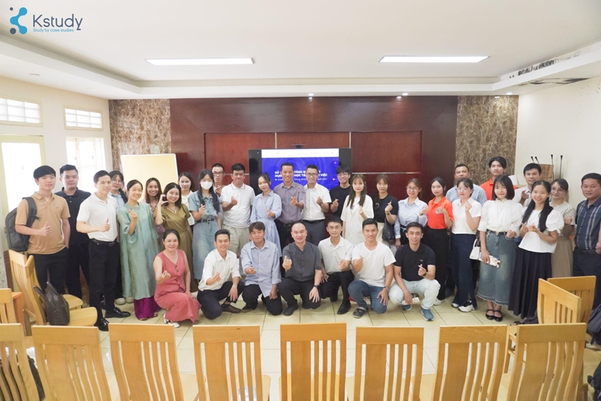 Workshop "Sử dụng AI tăng năng suất học tập và làm việc" (18/08/2024) tổ chức tại 53 Nguyễn Huệ, tp Huế