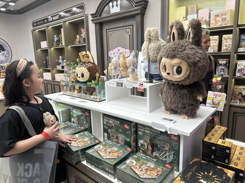 Sức mạnh của ngành công nghiệp livestream - cơn sốt "xé túi mù" 3 Livestream