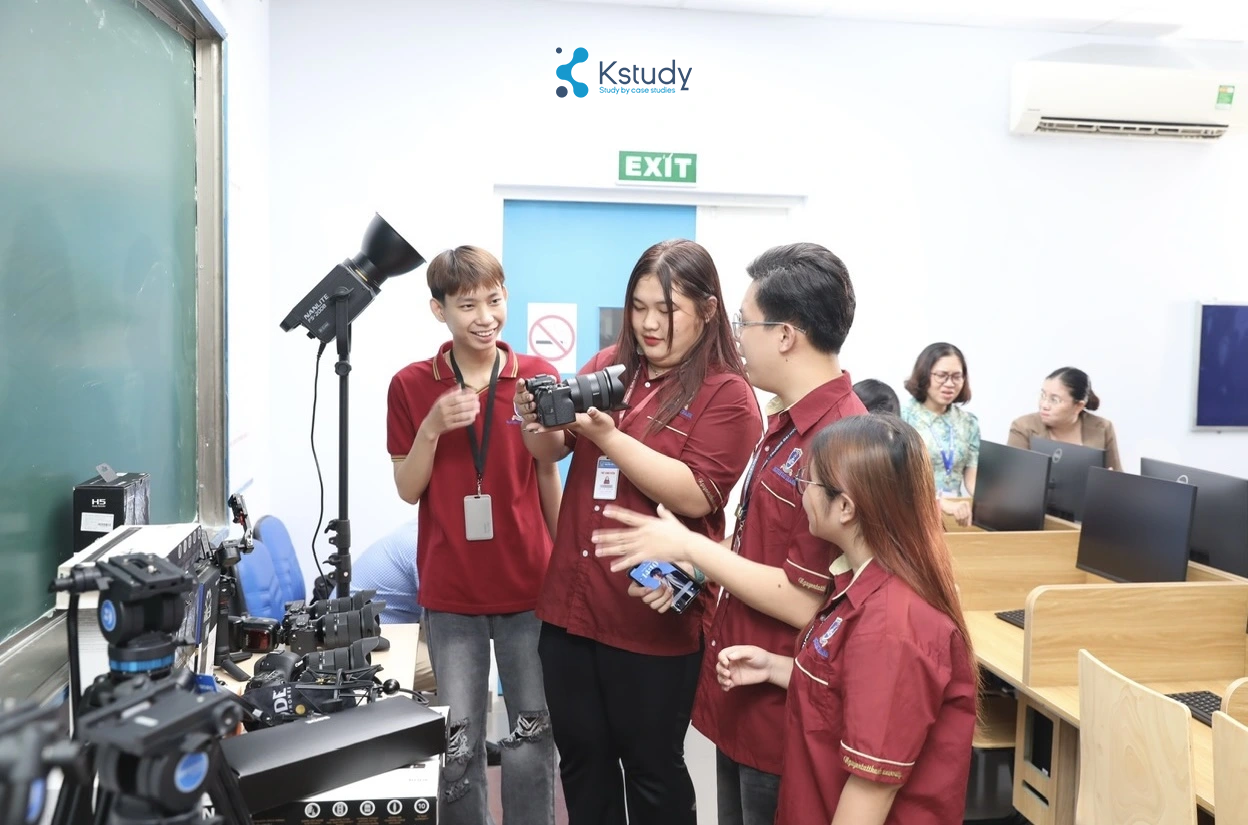 Nganh bao chi va truyen thong